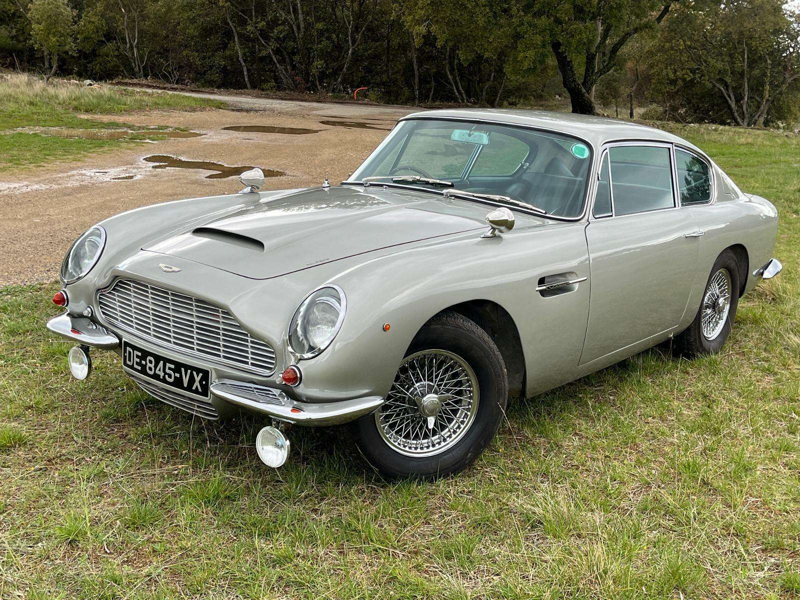 1966 Aston Martin DB6 Vantage front