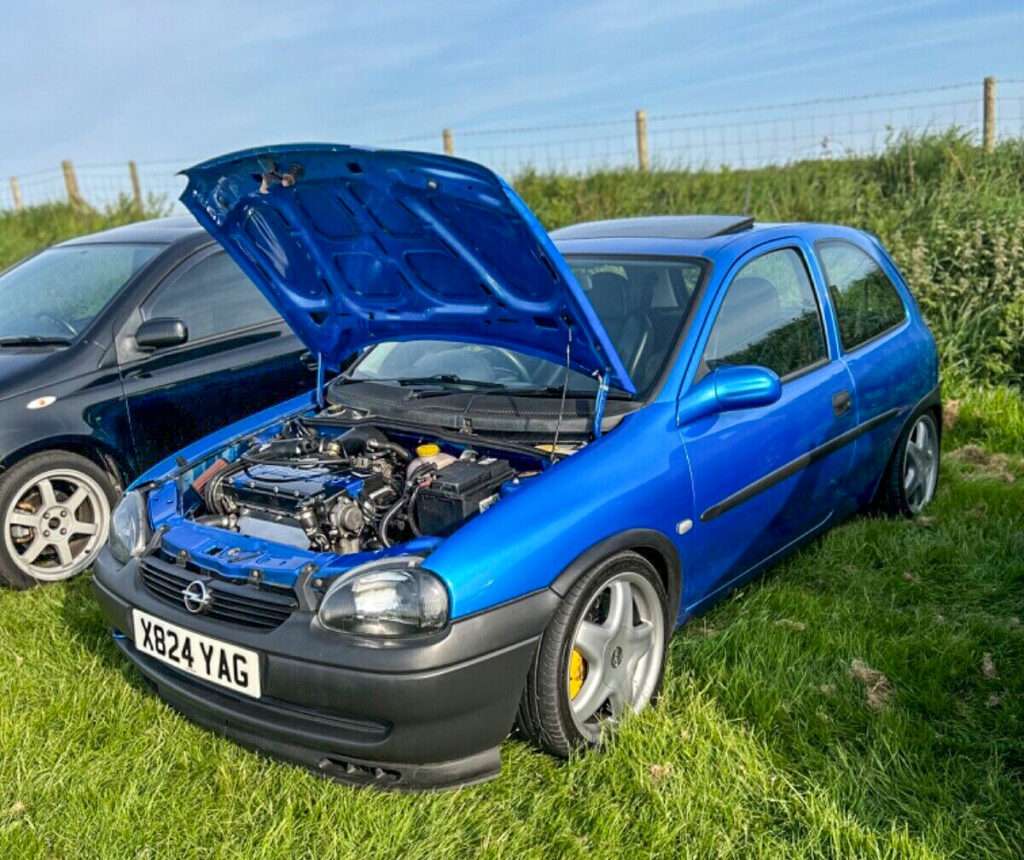 Vauxhall Corsa B RedTop front