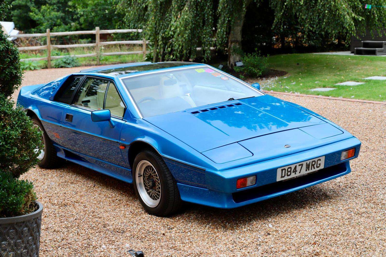 1987 Lotus Esprit Turbo HC front