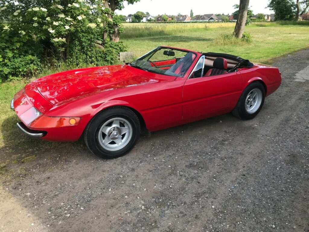 Ferrari 365 Daytona Spider replica front