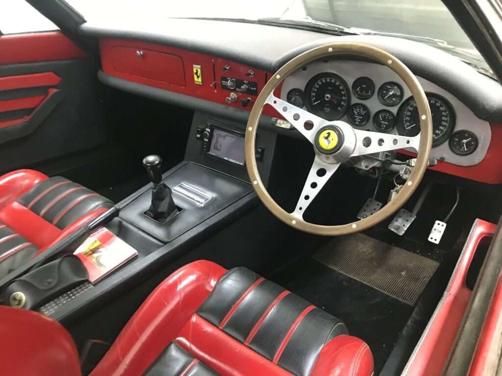 Ferrari 365 Daytona Spider replica interior
