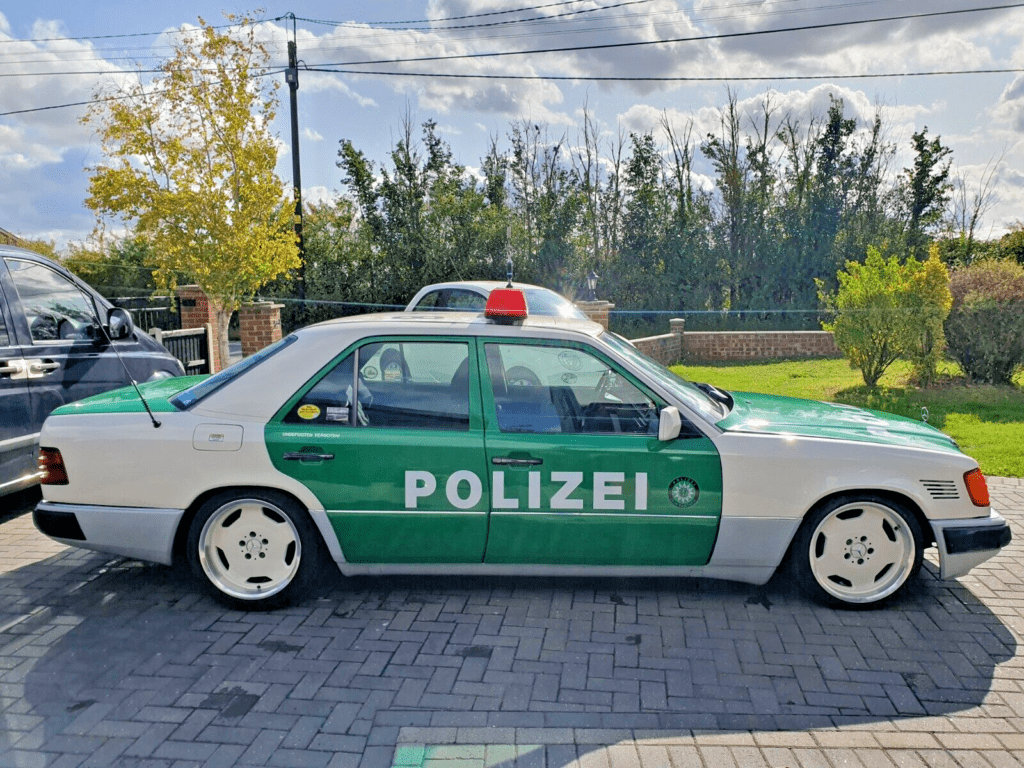 Mercedes W124 German Police car replica side