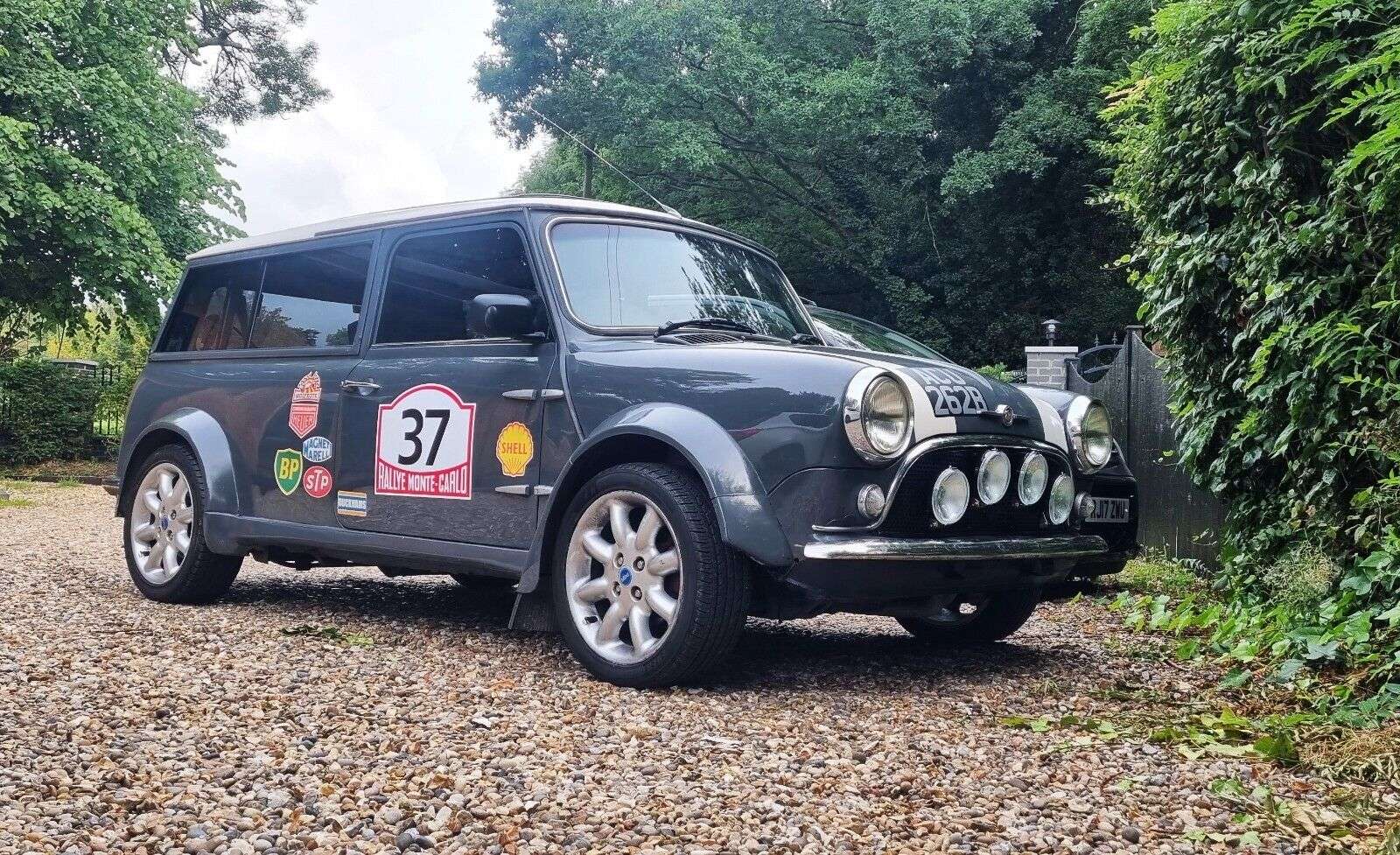 Mini Cooper Style Traveller front