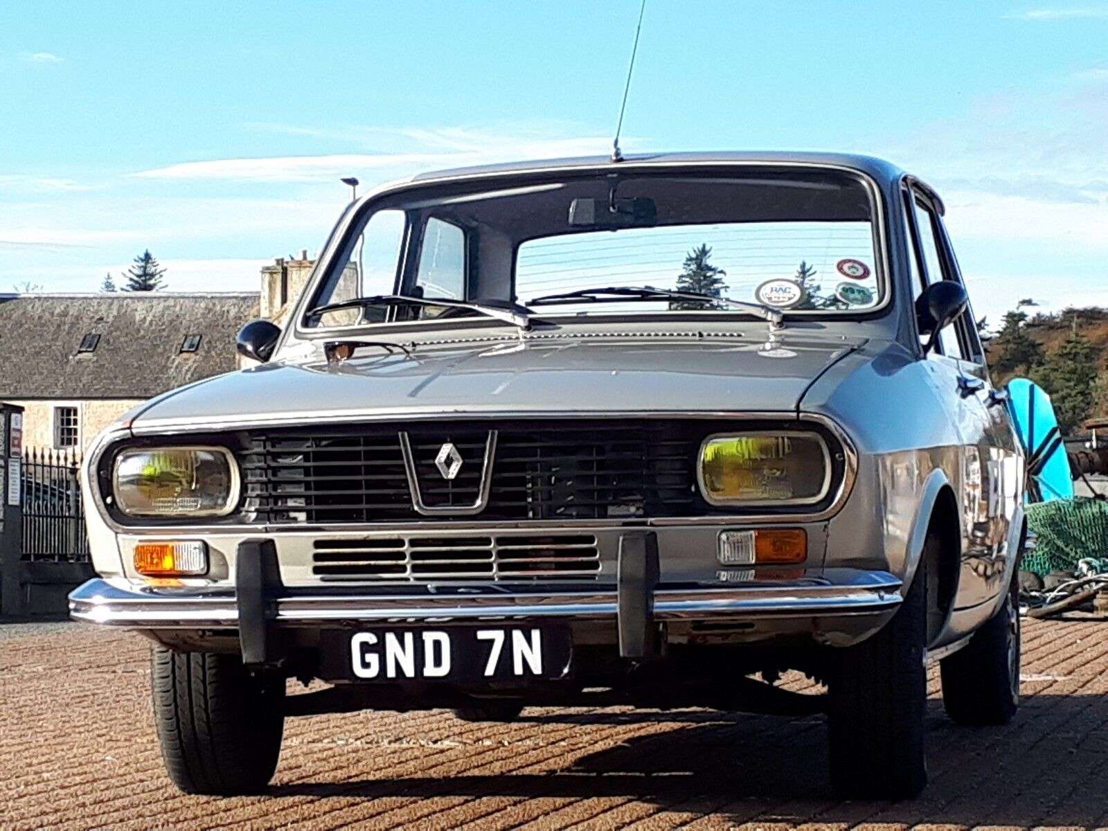 Renault R12 TL Phase 1 front