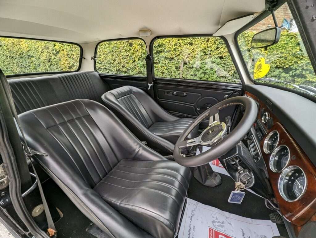 Tasty Classics Mini 1400 GT interior