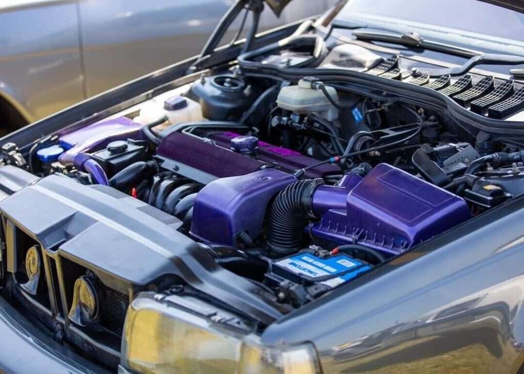 Volvo 850 GLT lowrider show car engine