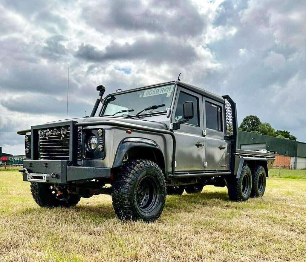 Land Rover Defender 130 6x6 1