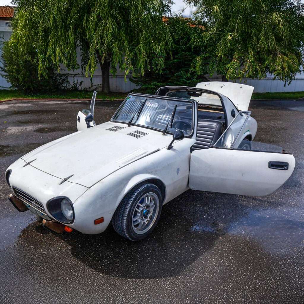 Toyota Sports 800 UP15 front three-quarter view