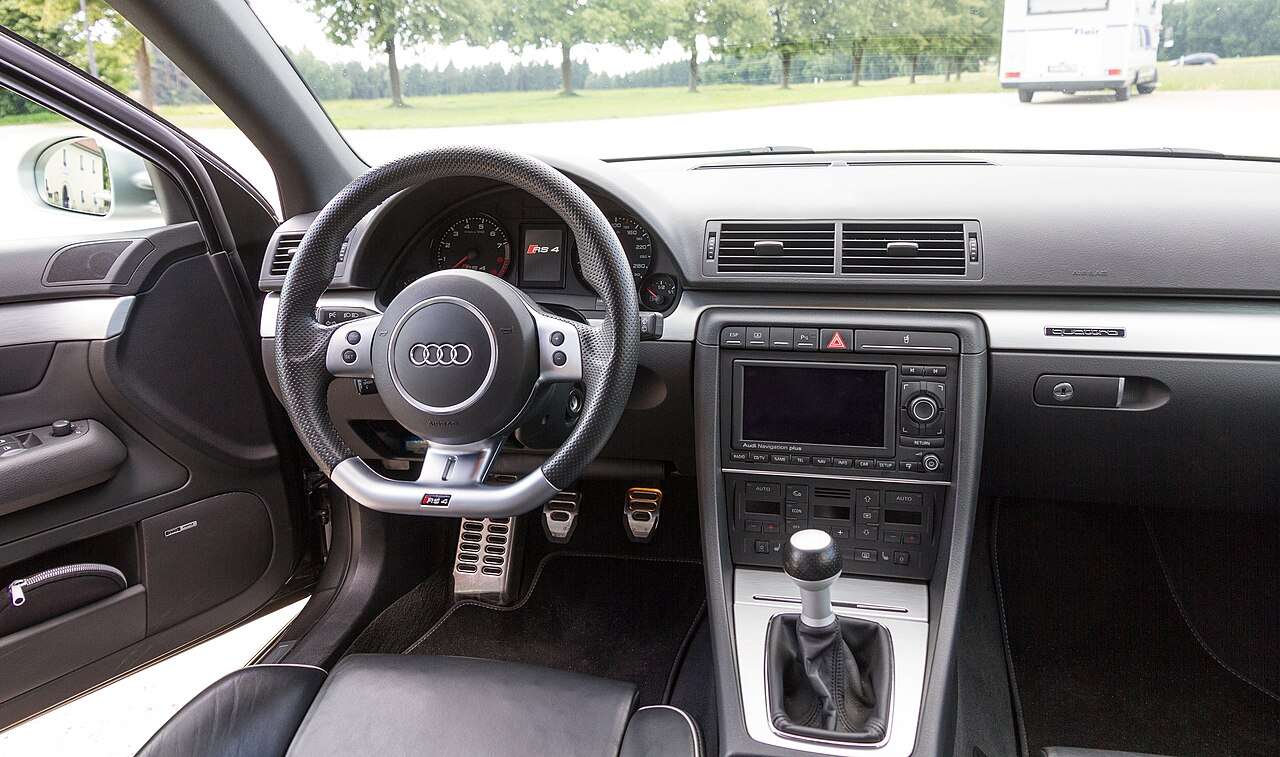 Audi RS4 B7 interior
