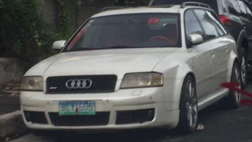 2003 Audi RS6 C5 Avant viewed from the front