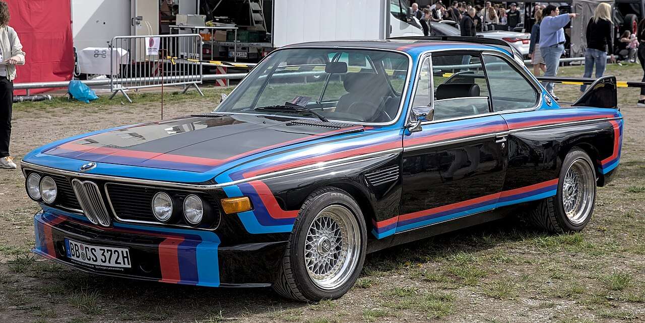 BMW 3.0 CSL (E9) in period-correct form