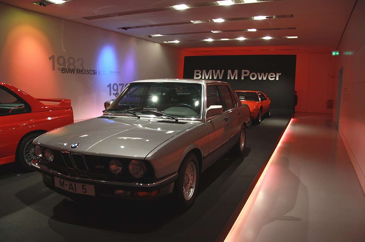 BMW M5 (E28) historical context