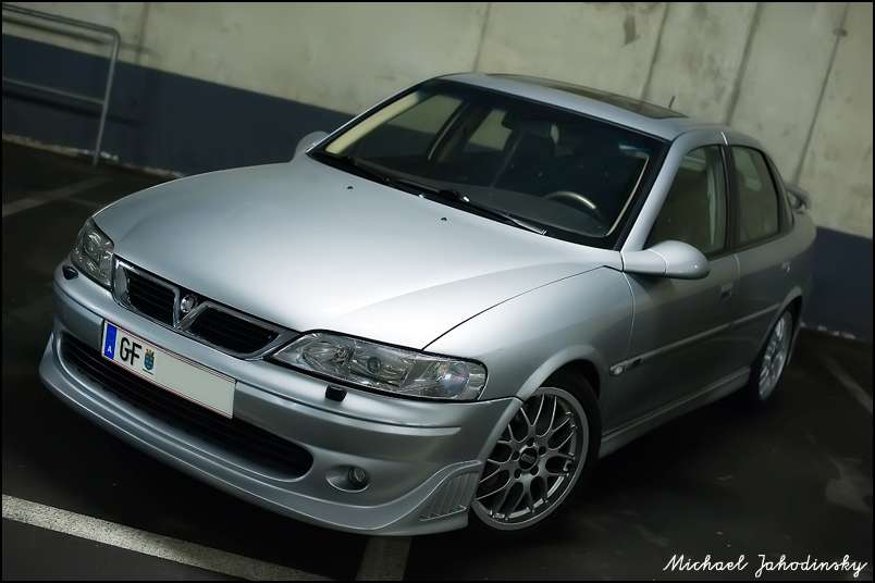 Opel Vectra B i500 in silver