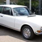 Classic Peugeot 504 Coupé viewed from the front