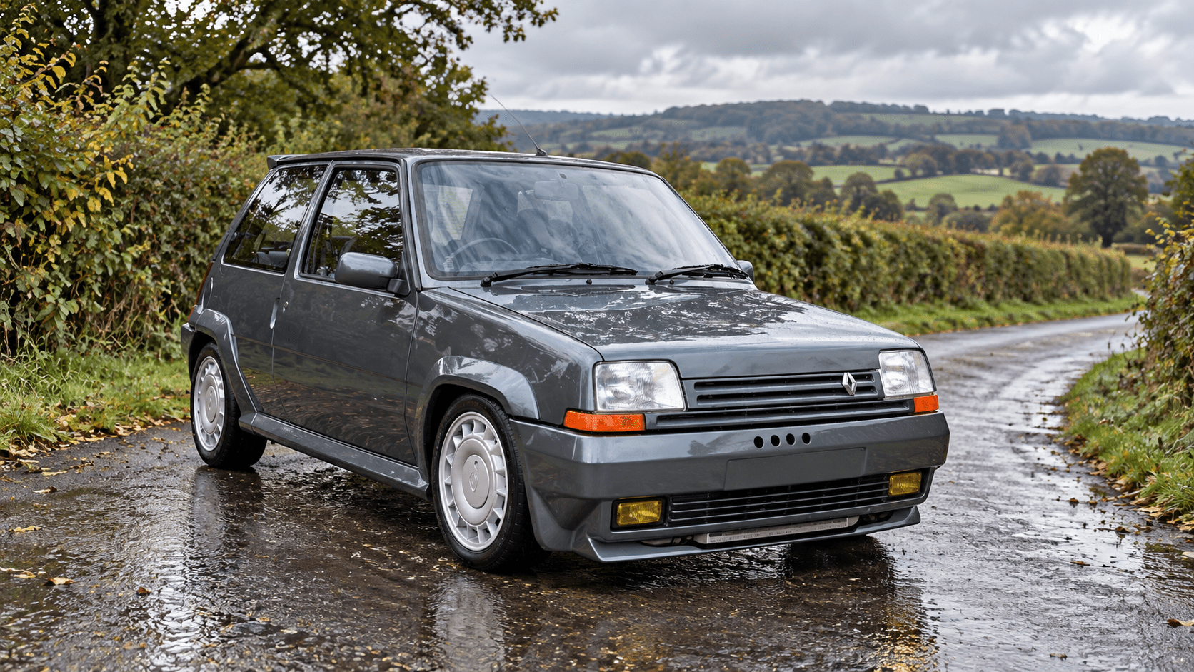 Renault 5 GT Turbo Phase 2 on a British country lane