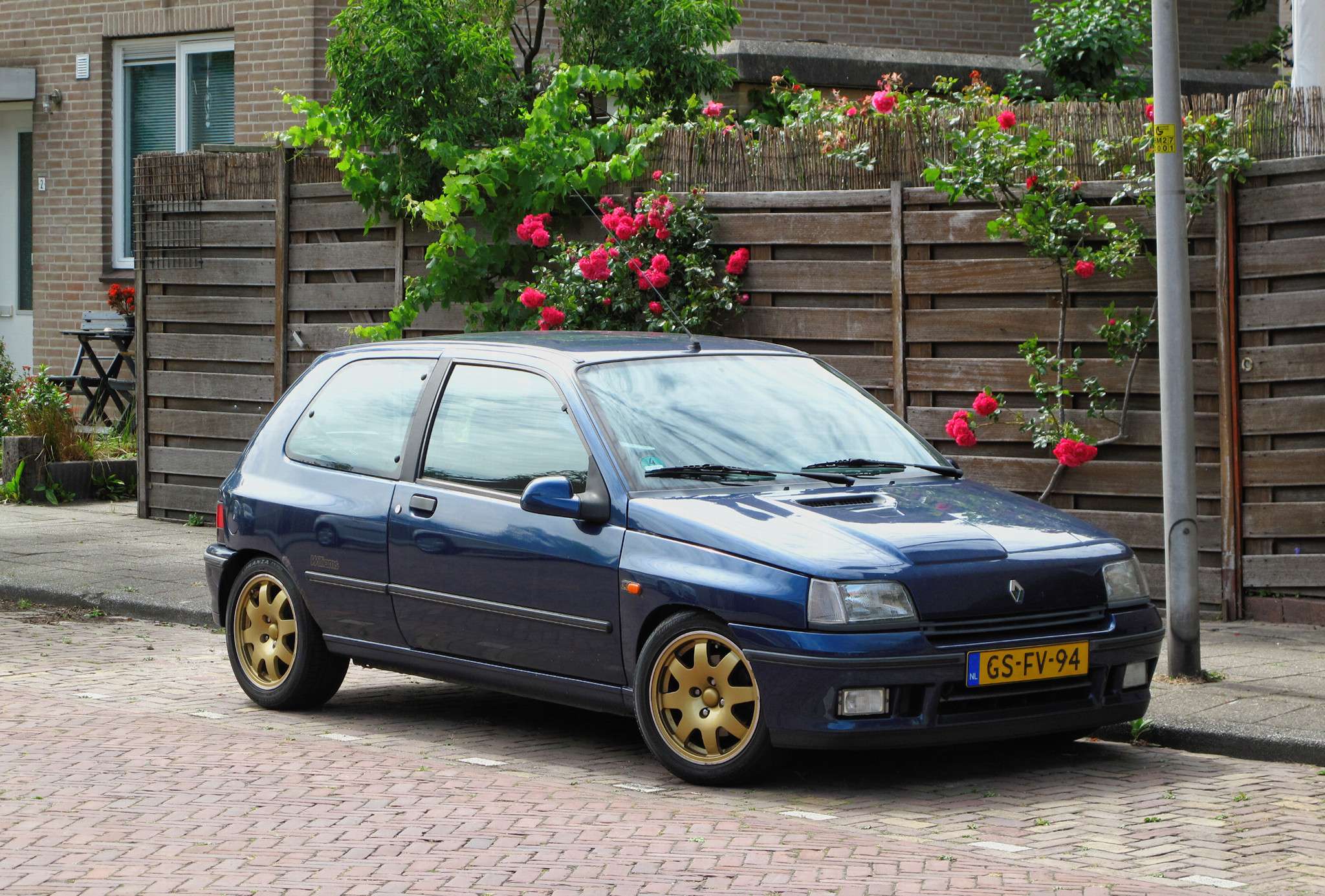 Renault Clio Williams in Sports Blue with gold Speedline wheels