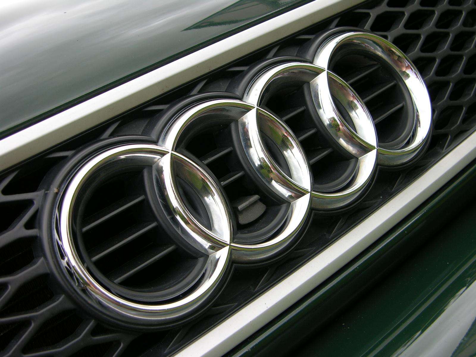 Audi RS4 B5 Avant front-side view