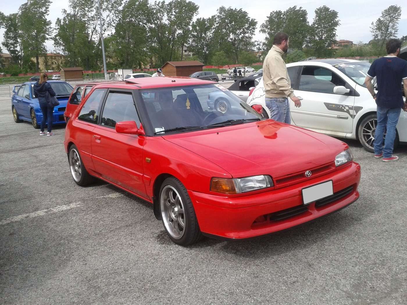 Mazda 323 GTX front three-quarter view