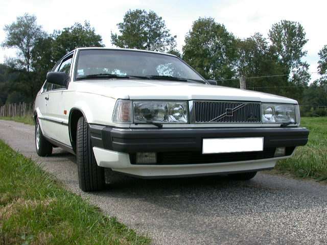 Volvo 780 Bertone front view