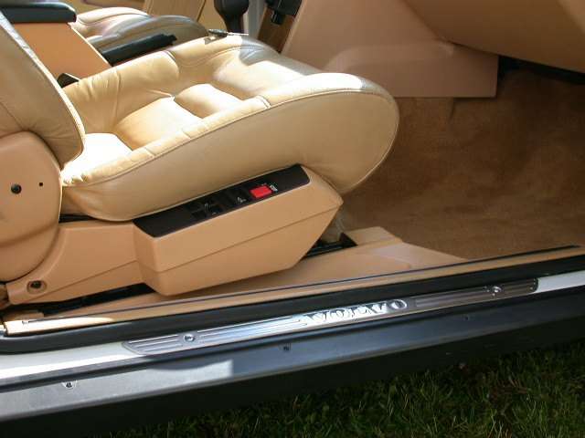 Volvo 780 Bertone interior