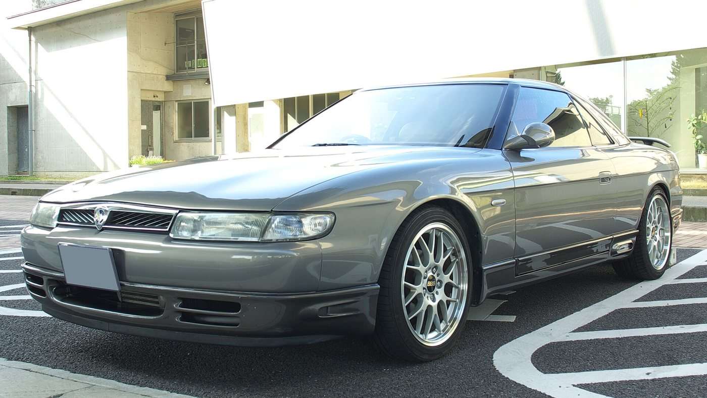 Eunos Cosmo three-rotor 20B model