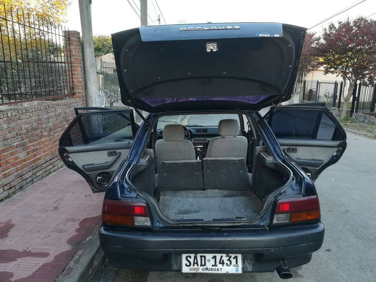 Daihatsu Applause Super Lid hatchback open
