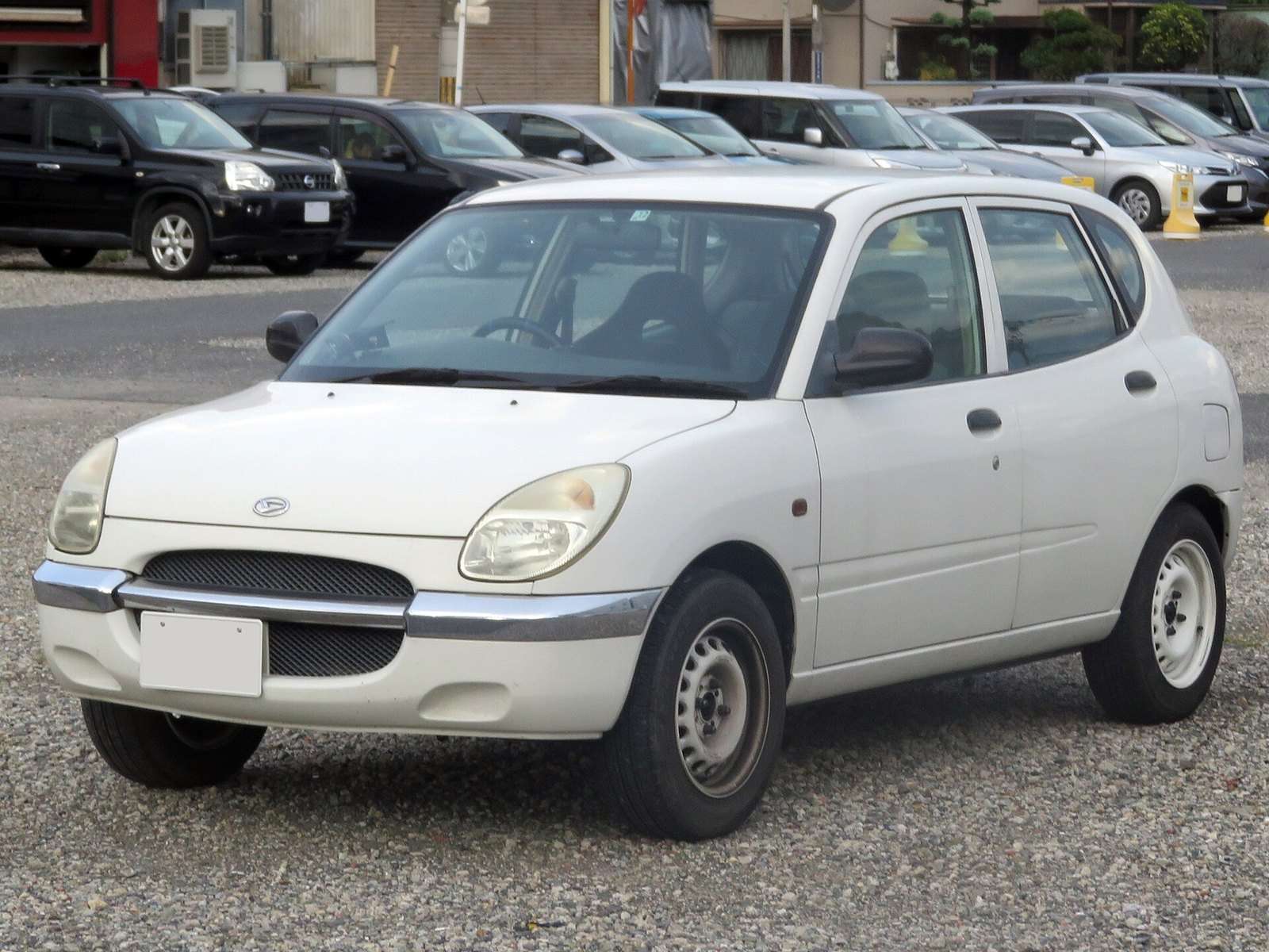 Daihatsu Storia X4 front view