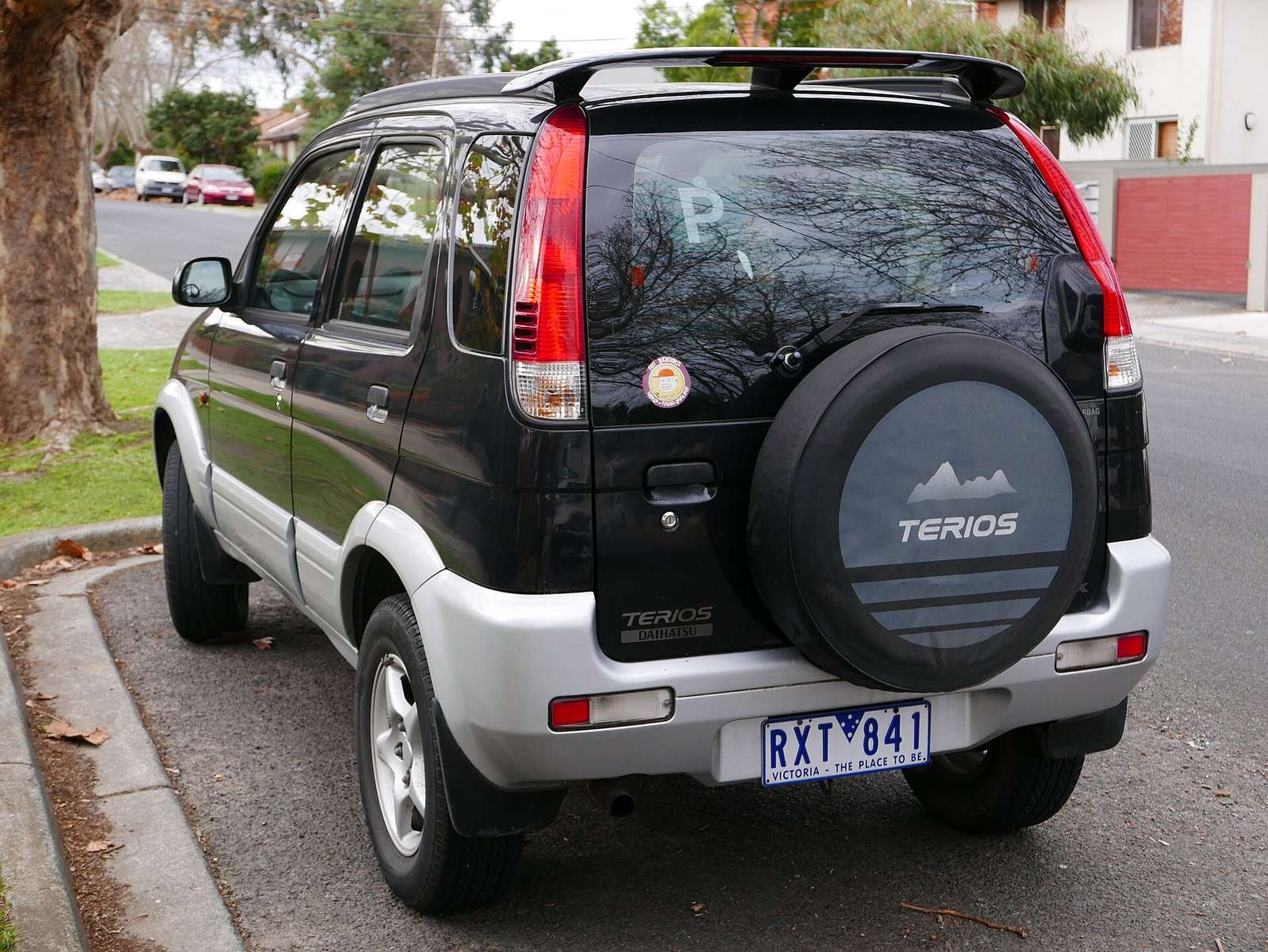 Facelift first-generation Daihatsu Terios J102 rear view