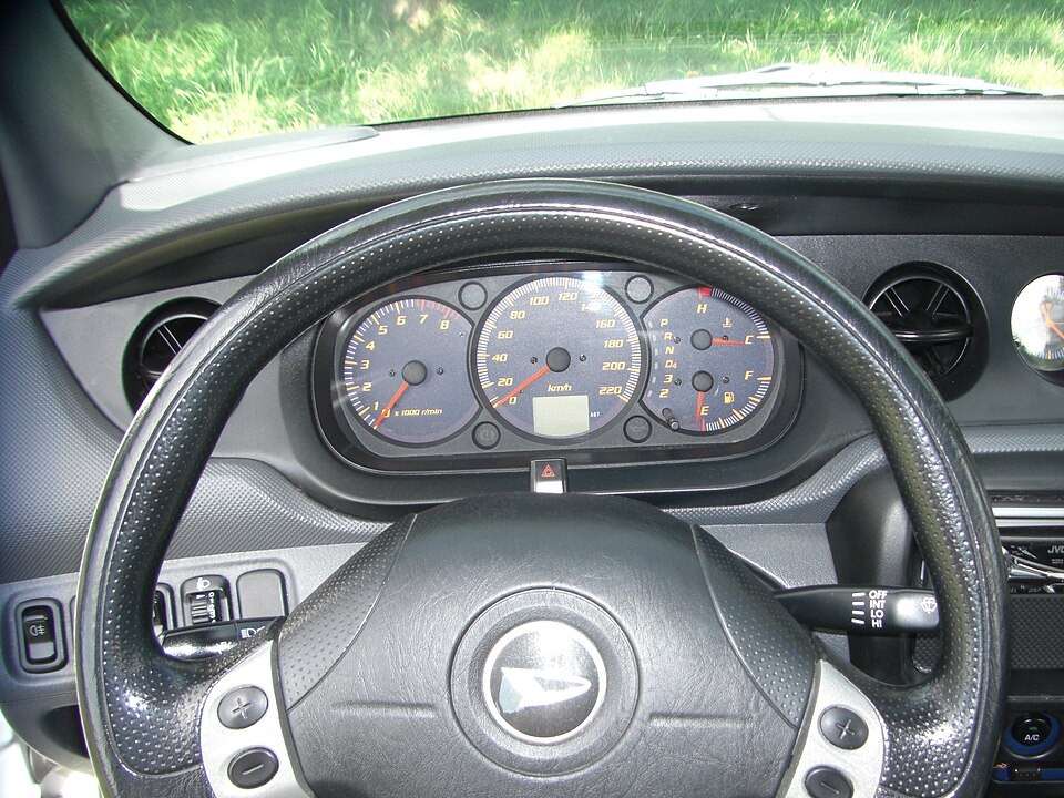 Daihatsu YRV automatic cockpit
