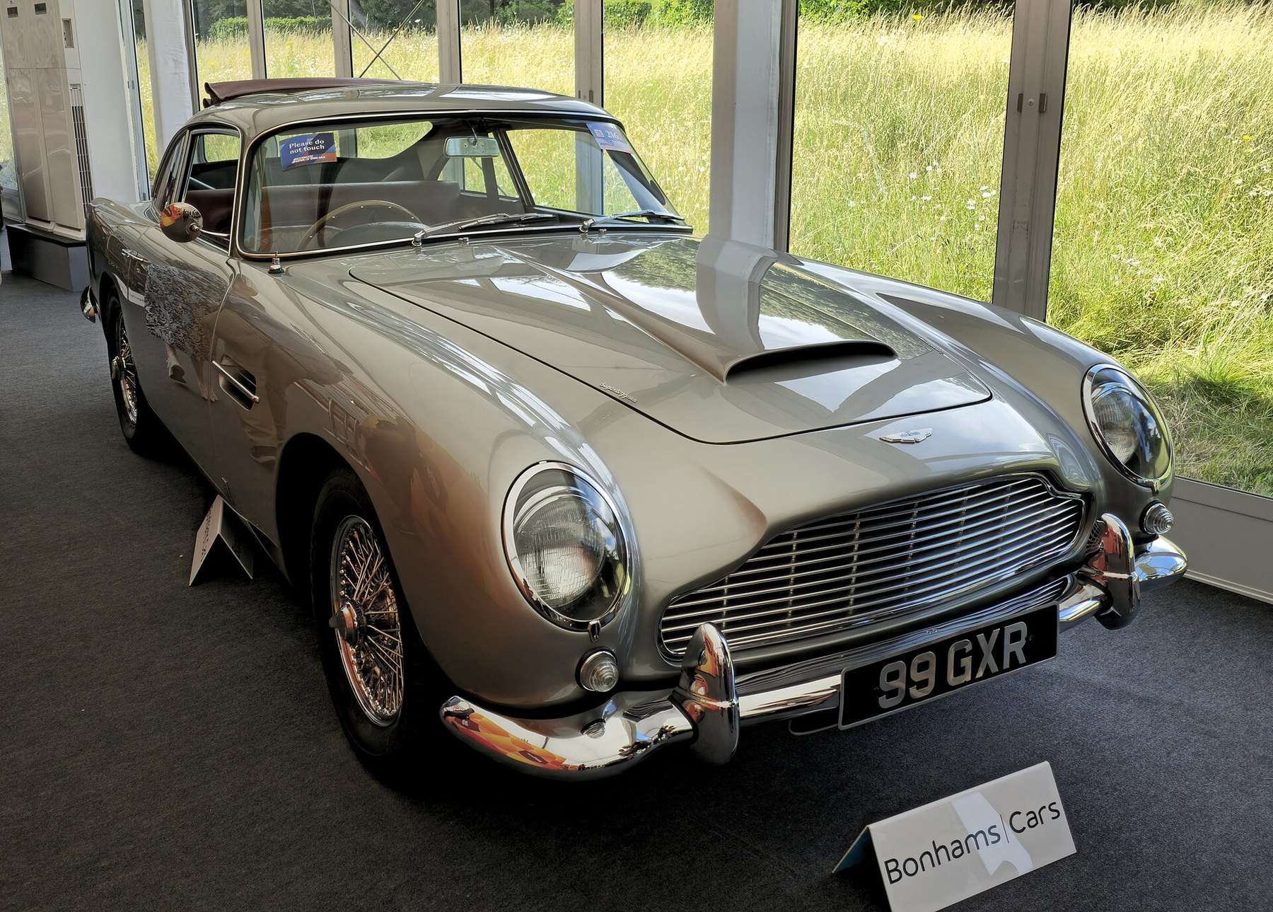 1963 Aston Martin DB5 Sports saloon
