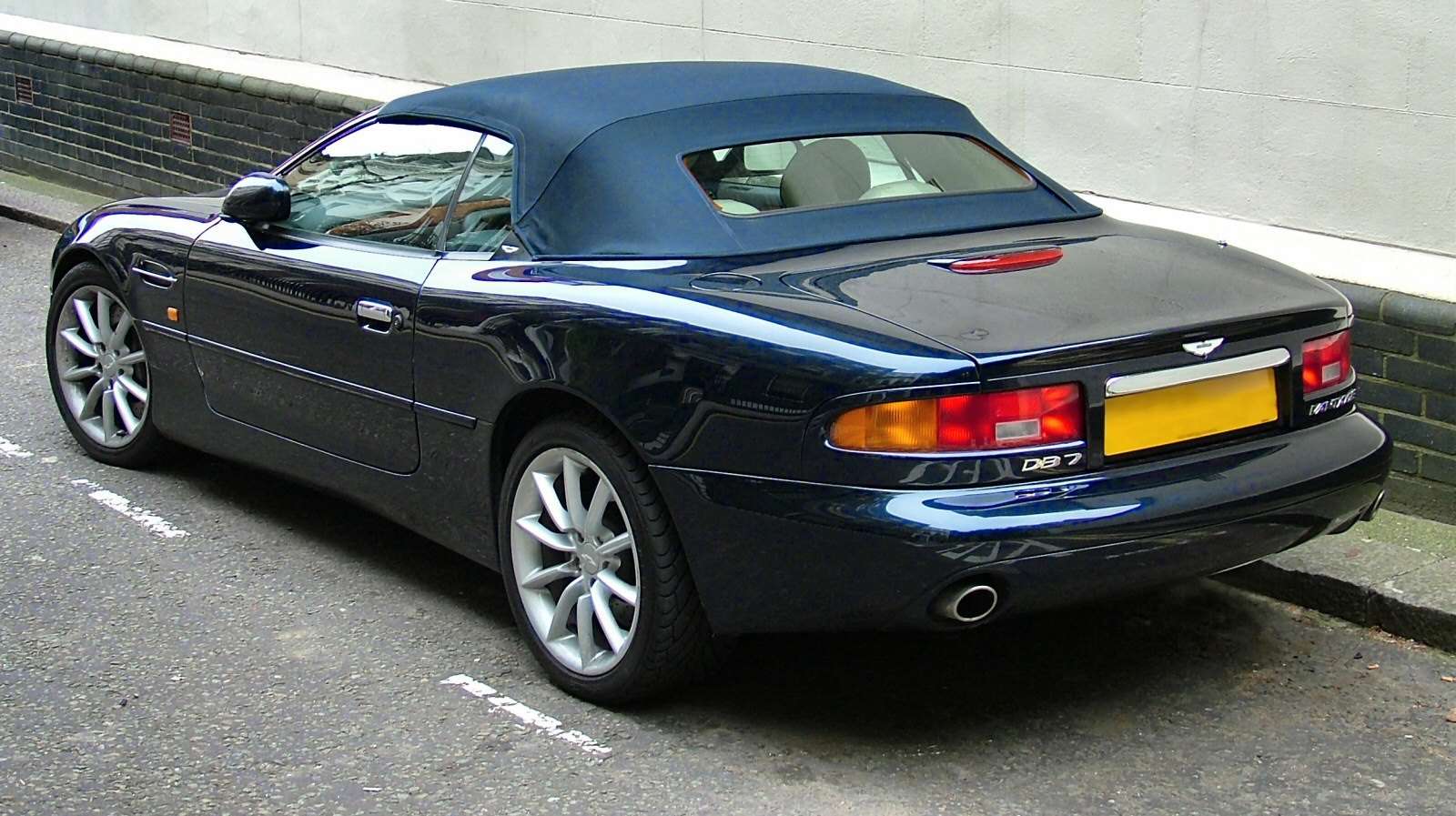 Aston Martin DB7 Vantage rear view