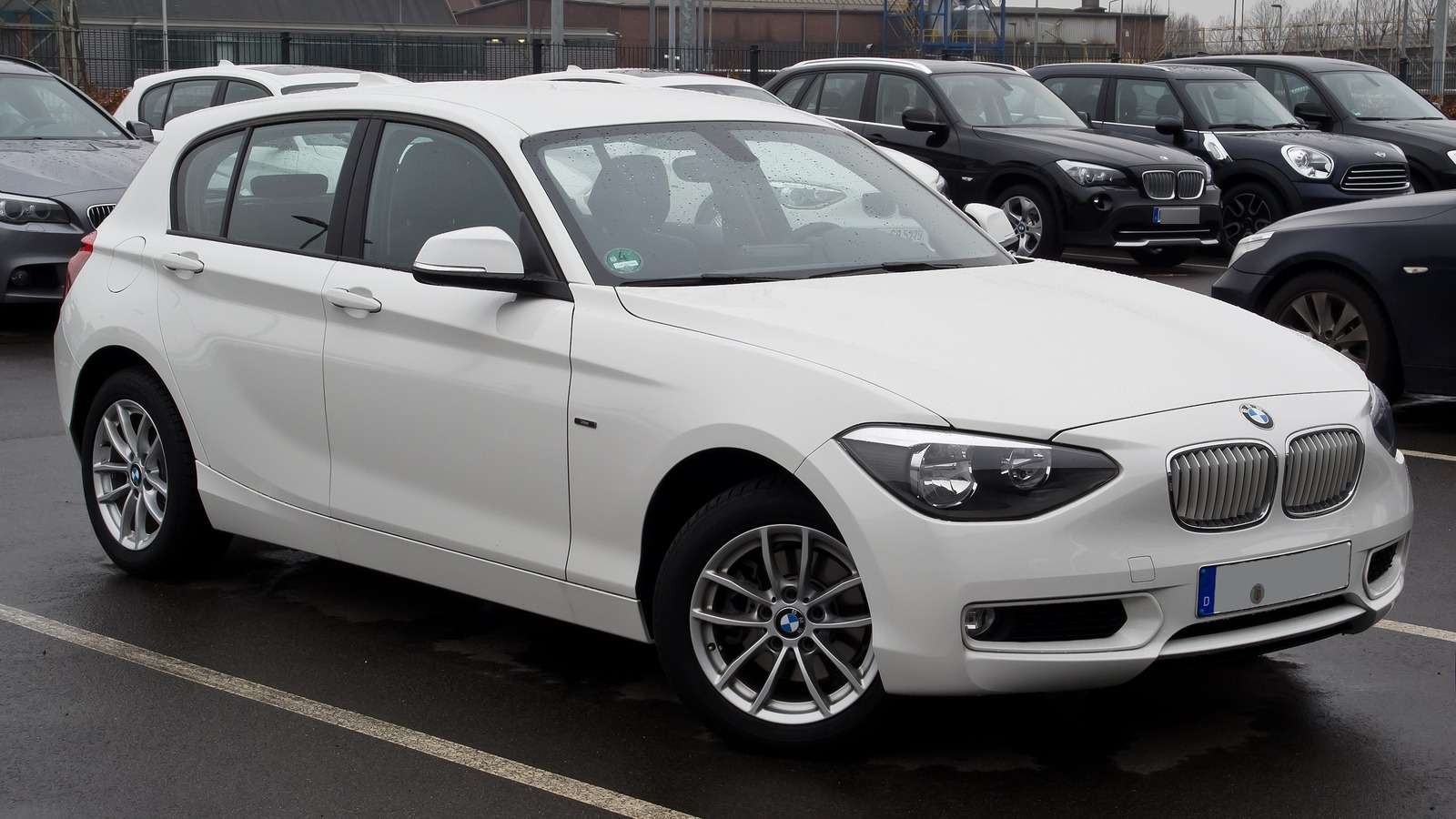 BMW 118i Urban Line F20 pre-facelift five-door hatchback