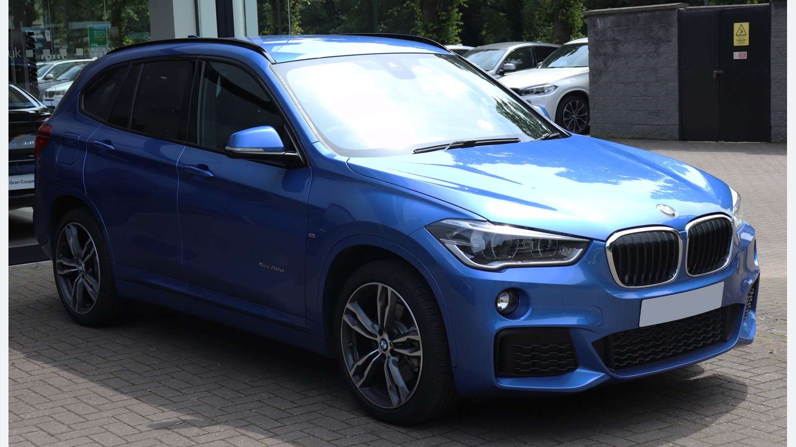 2018 F48 xDrive20d M Sport SUV, front three-quarter view