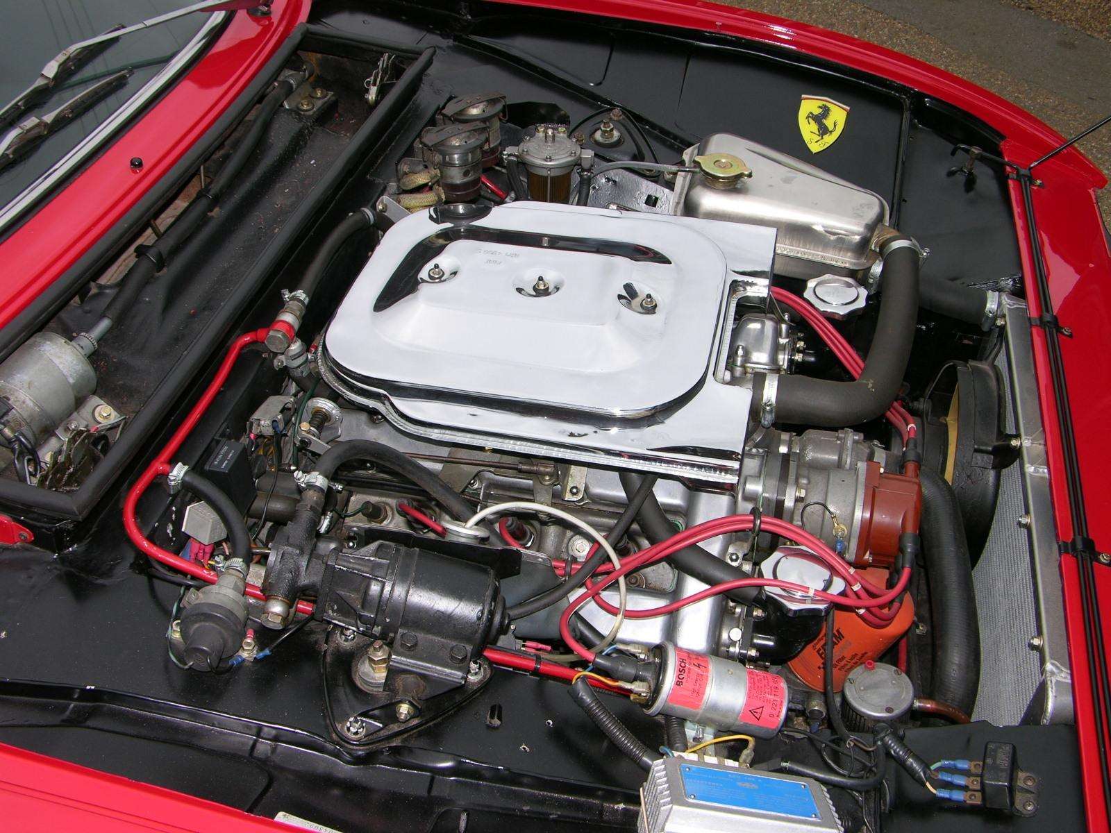 Fiat Dino Coupé V6 engine bay