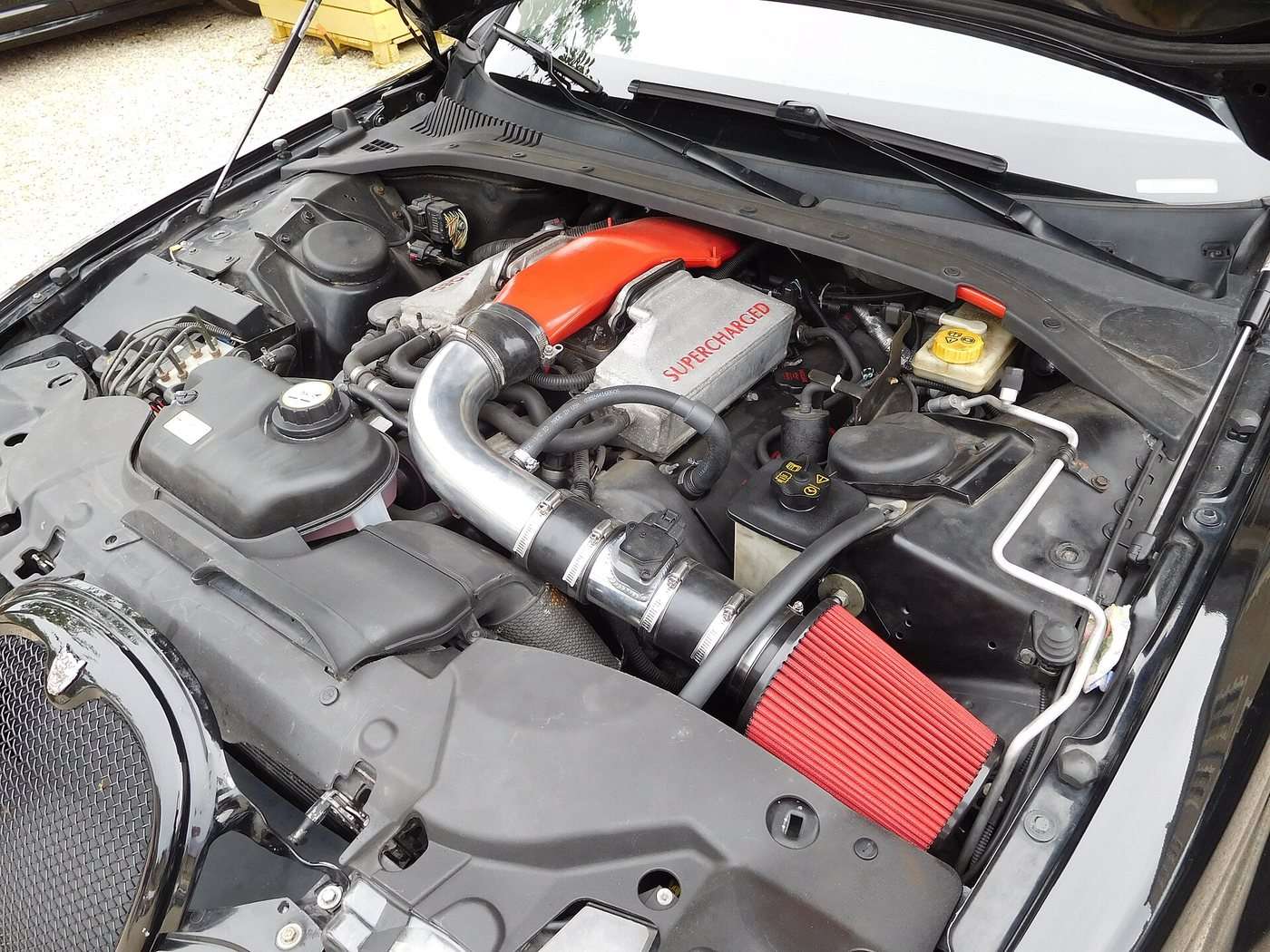 Jaguar S-Type R supercharger detail