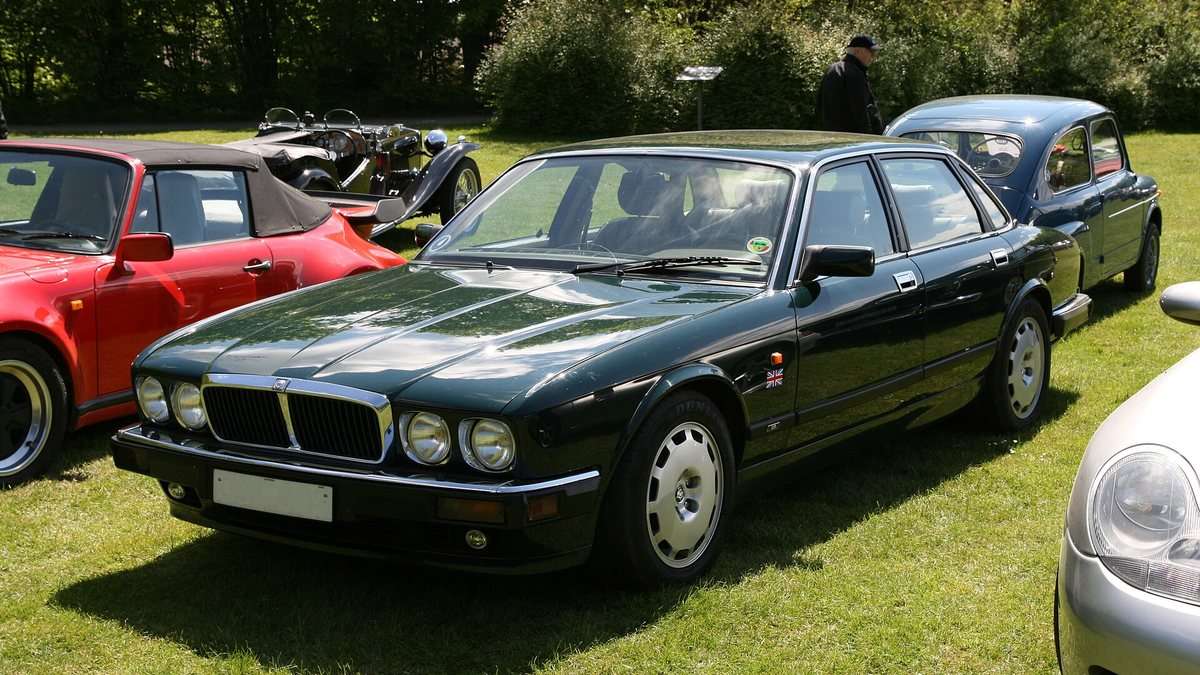 Jaguar XJ40, XJR and XJ12: History and Buying Guide