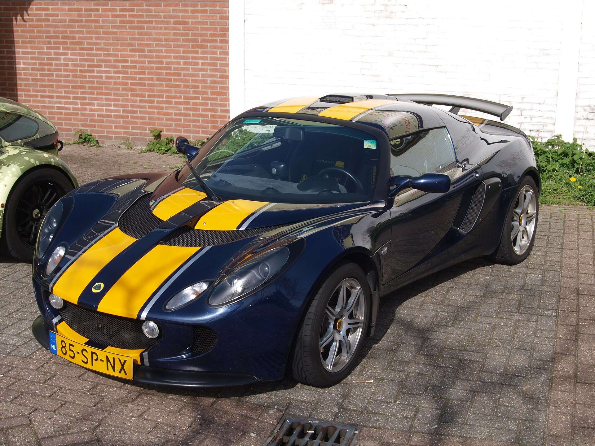 2006 Lotus Exige Series 2 front three-quarter view