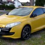 Yellow Renault Mégane III Renaultsport coupé