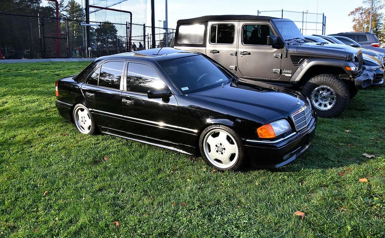 1997 Mercedes-Benz C36 AMG W202 rear view