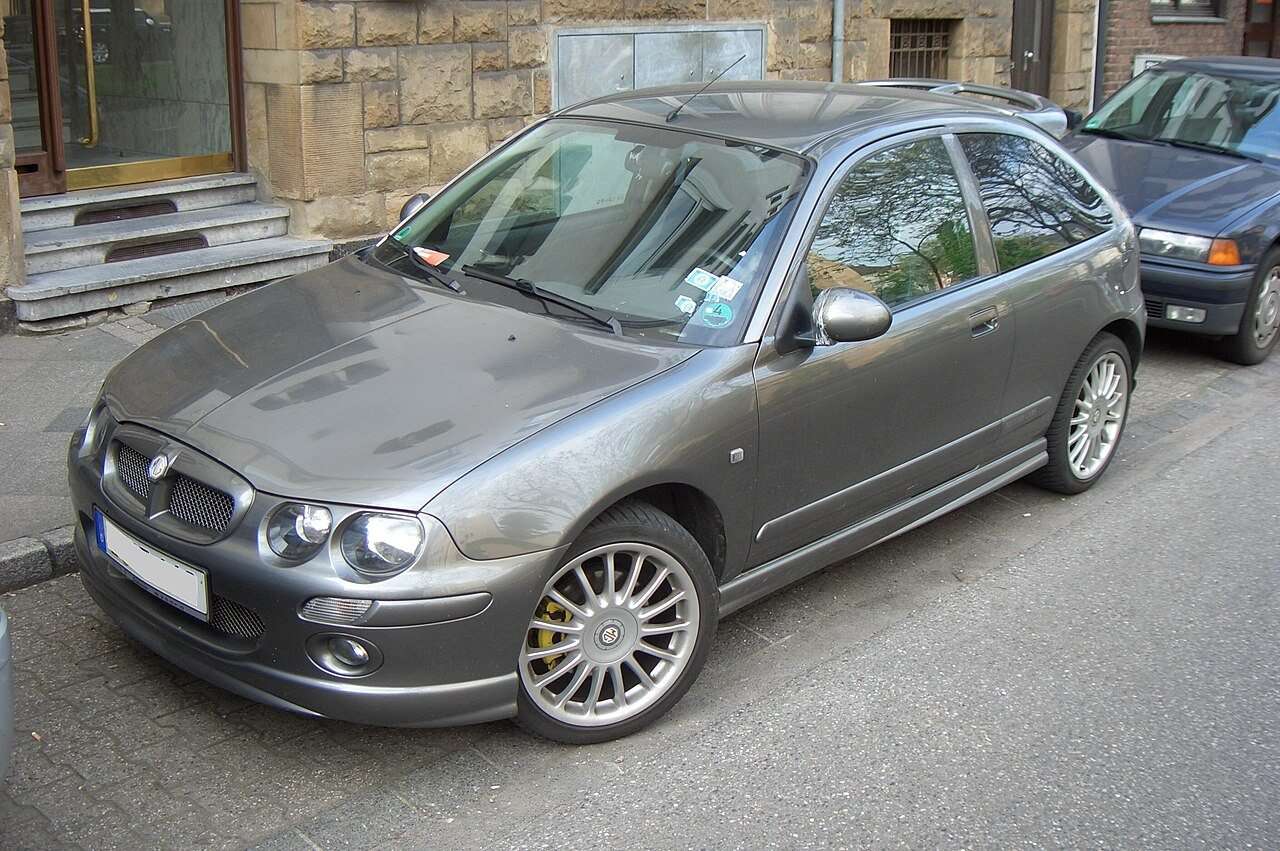 Pre-facelift MG ZR 160 front view