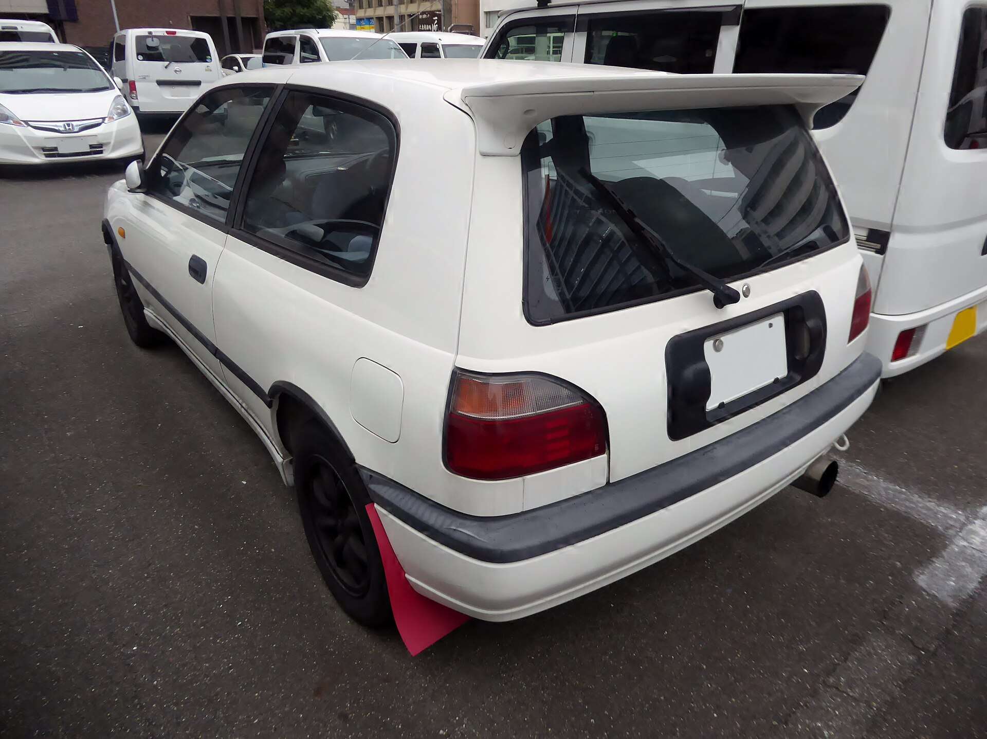 White Nissan Pulsar GTI-R RNN14 rear three-quarter view