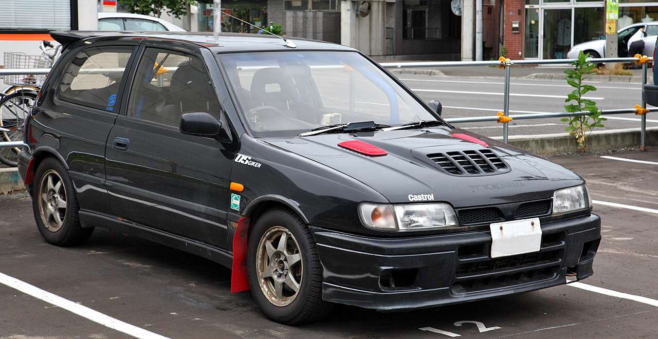 Black Nissan Pulsar GTI-R RNN14 front three-quarter view