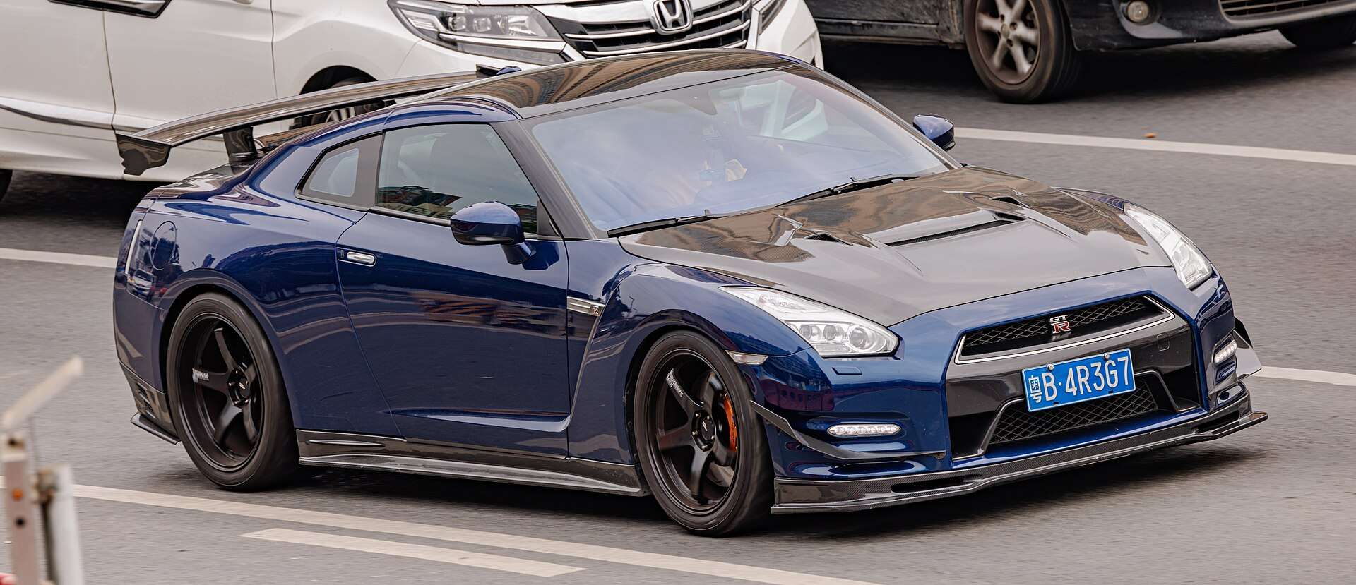 Black Nissan GT-R R35 front view