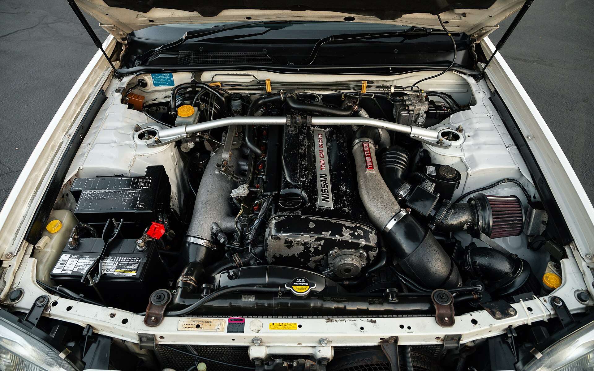 RB26DETT engine bay of a Nissan Stagea 260RS Autech