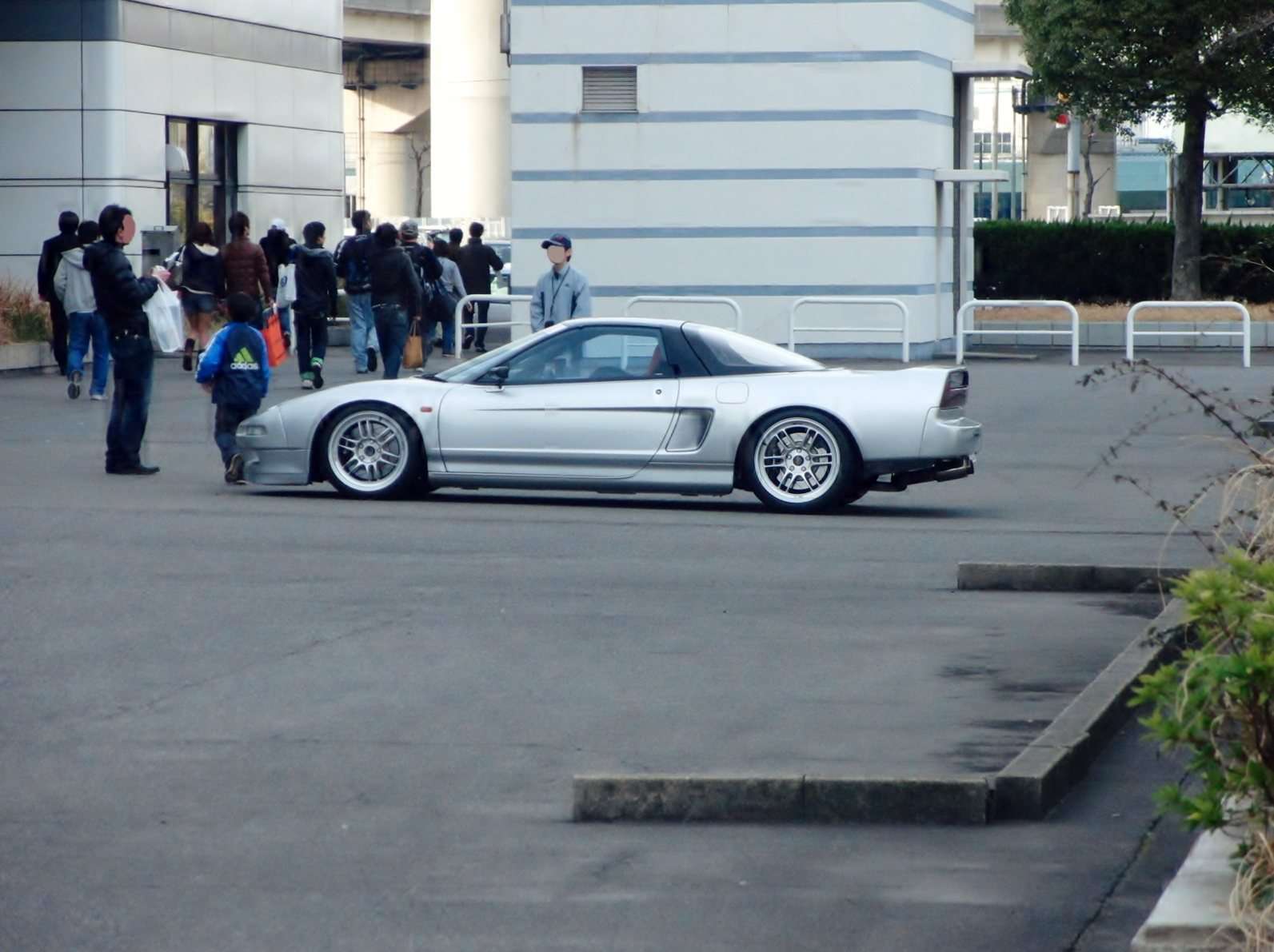 First-generation Honda NSX side profile