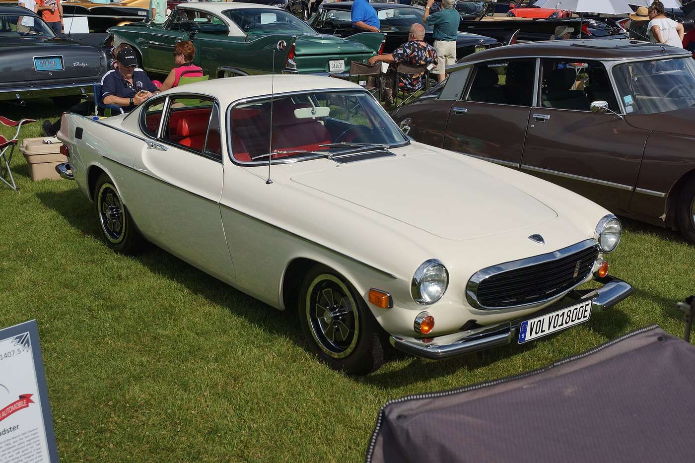 1970 Volvo 1800E side view