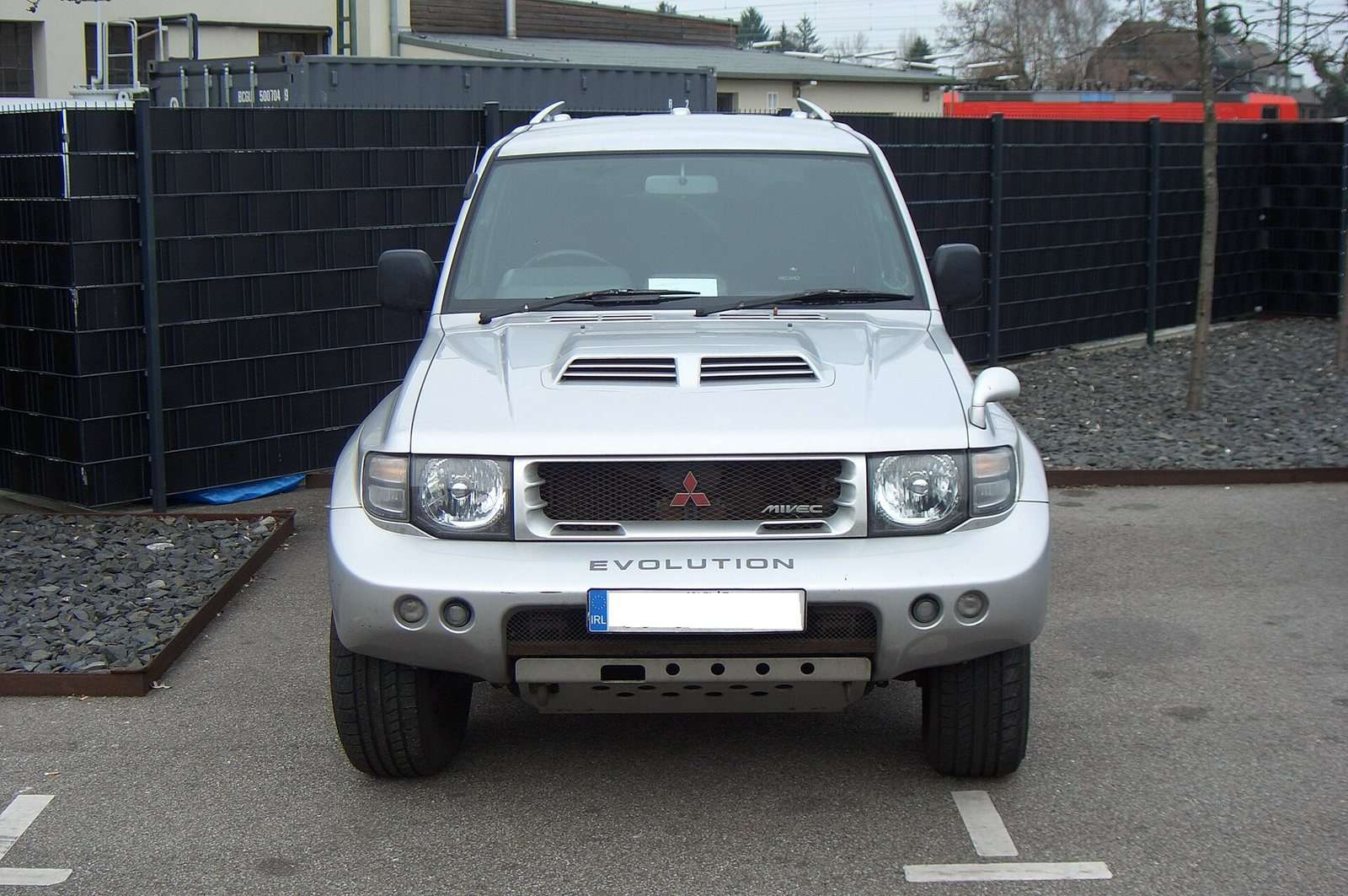 White Mitsubishi Pajero Evolution V55W viewed from the front