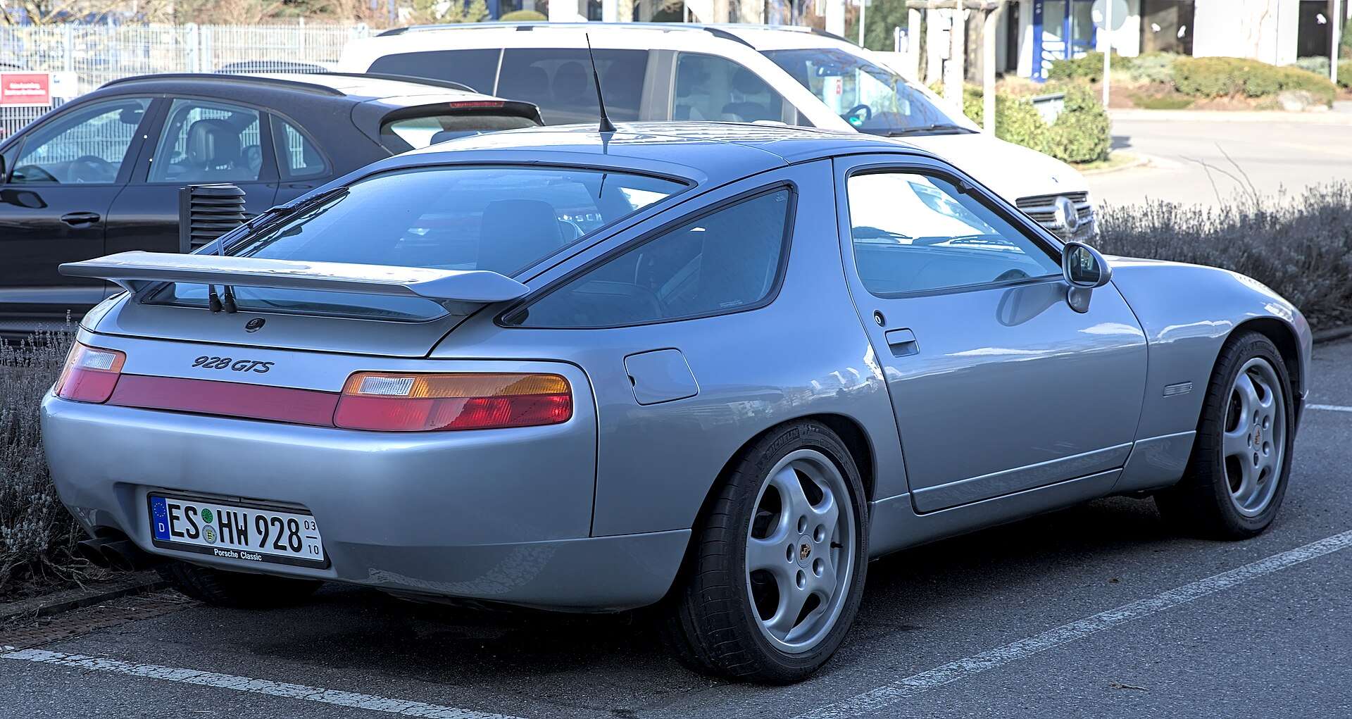 Porsche 928 GTS rear three-quarter view