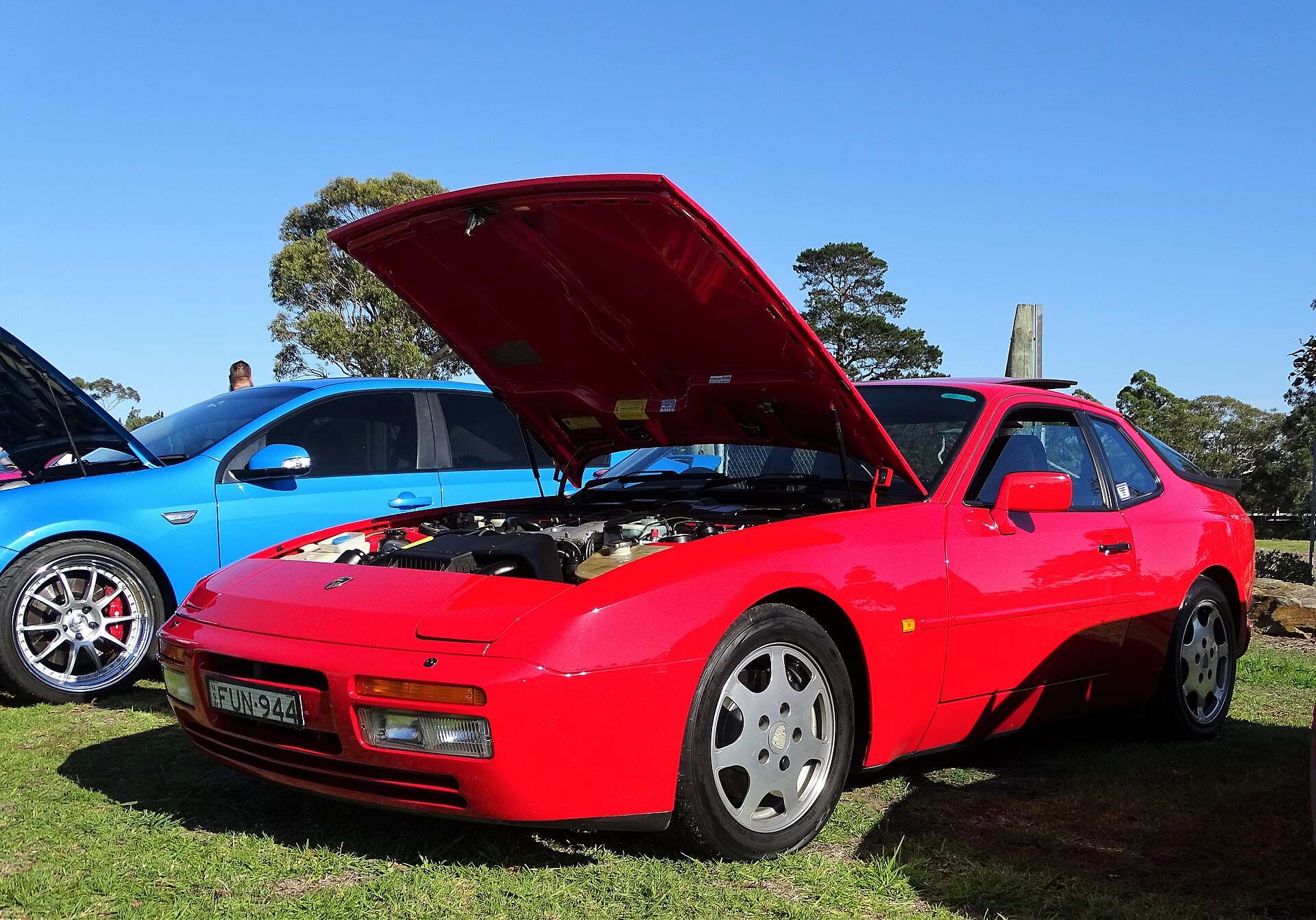 Porsche 944 Turbo front three-quarter detail