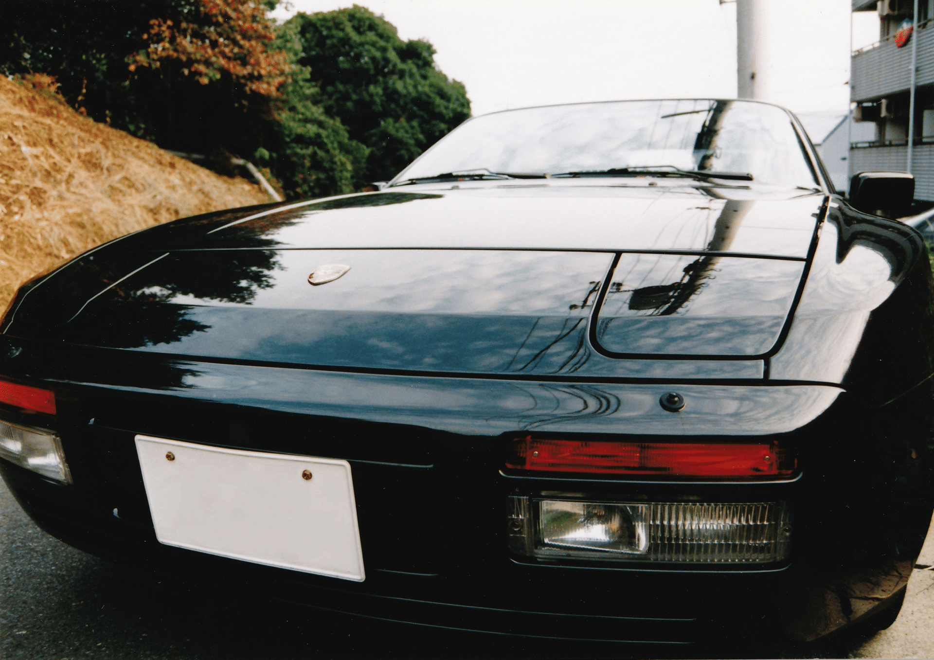 1988 Porsche 944 Turbo S front three-quarter view